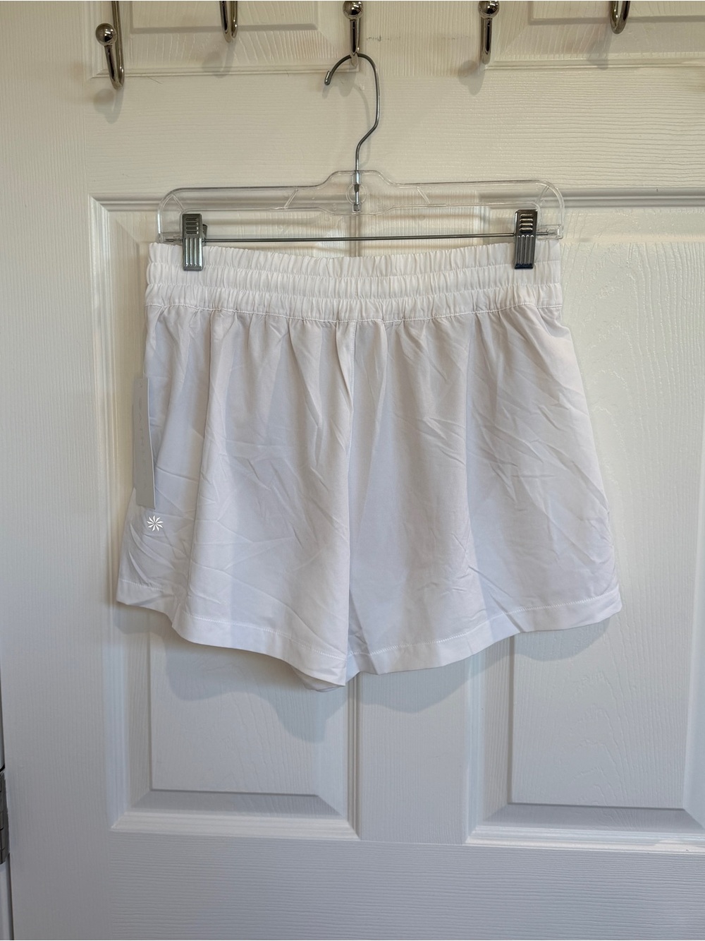 Athleta WEEKENDER MID RISE 3" RUN SHORT - Picture 4 of 6